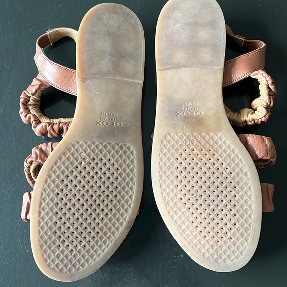 EUC Geox sandal with stretch straps originally from Nordstrom size 41 or 10 - Picture 5 of 7